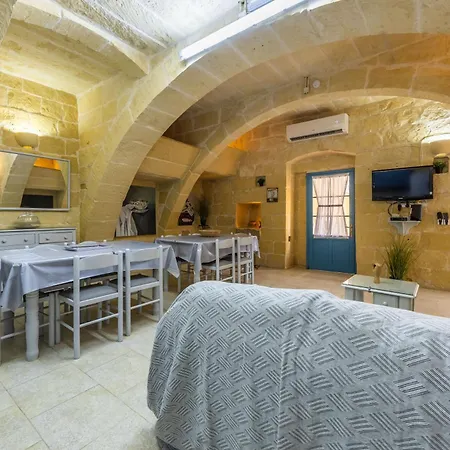 3 - Family X 3 By Solea Affittacamere Għarb