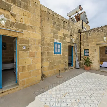 3 - Family X 3 By Solea 3* Għarb